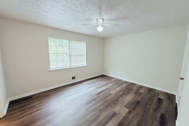 Building Photo - 3131 Goode Rd