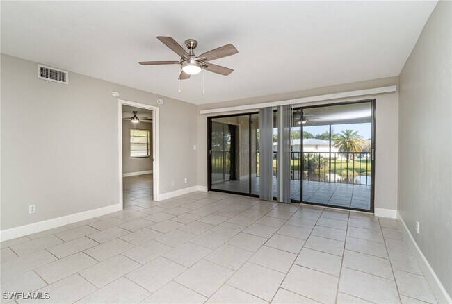 Building Photo - 135 Cypress Way E