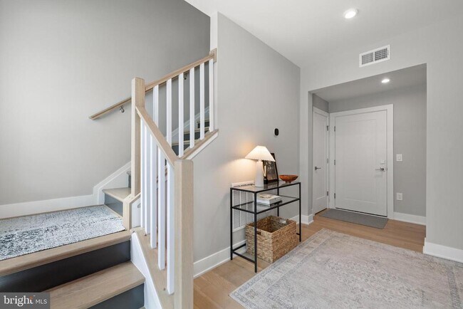 Building Photo - 43442 Croson Ln