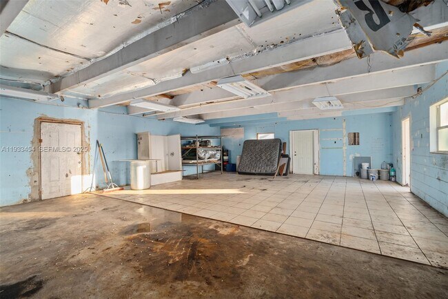 Building Photo - 1705 FL-37