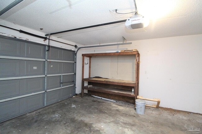 Building Photo - 408 Peppertree Terrace