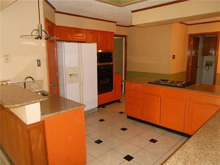 Building Photo - 4932 Longwood Ct