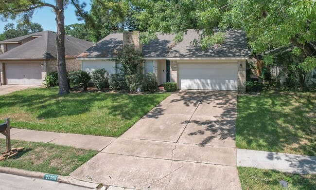 Building Photo - 21306 Park Run Dr