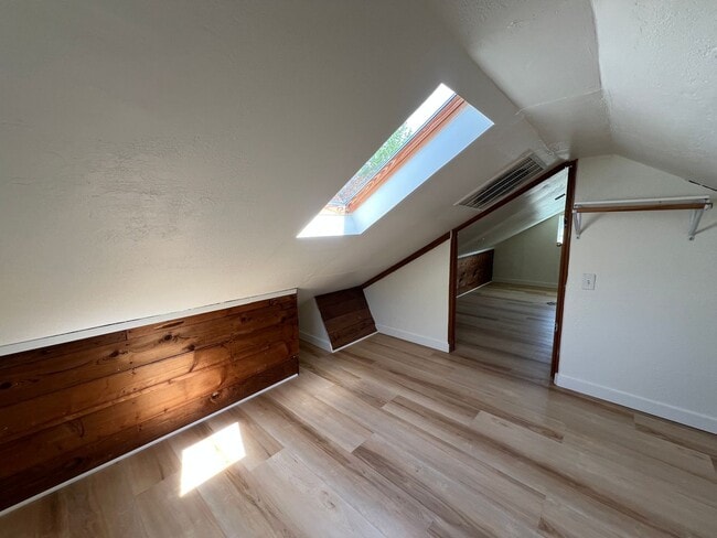 Building Photo - South Eugene Newly Remodeled