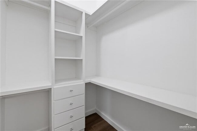 Building Photo - 17 E Santorini Dr