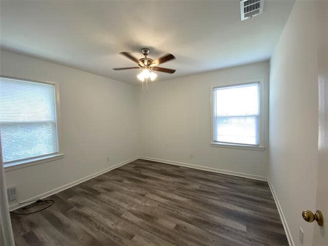 Building Photo - 425 Wanda Way