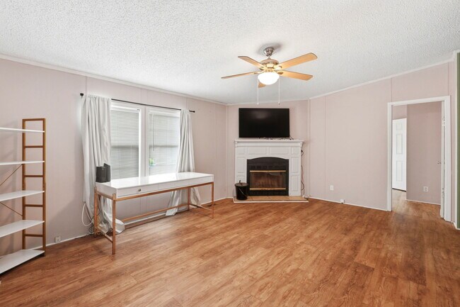 Building Photo - 219 Weyburn St