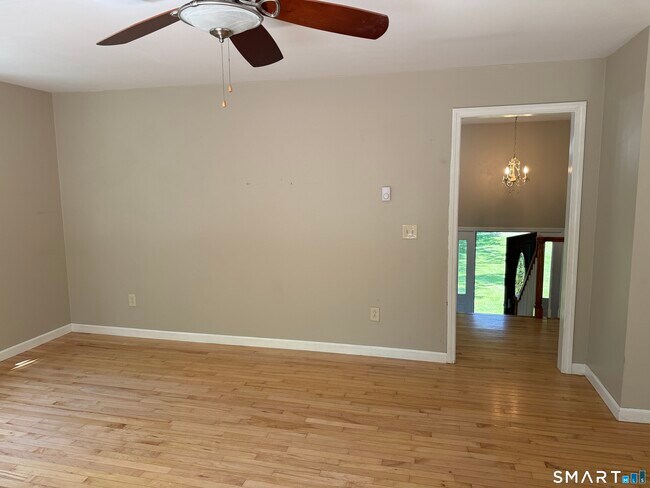 Building Photo - 308 Noank Ledyard Rd