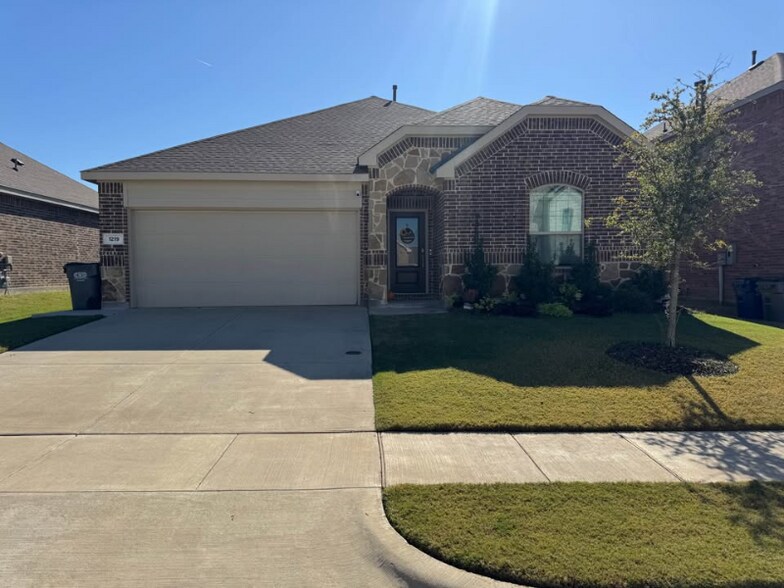 Primary Photo - 1219 Smoketree Ln