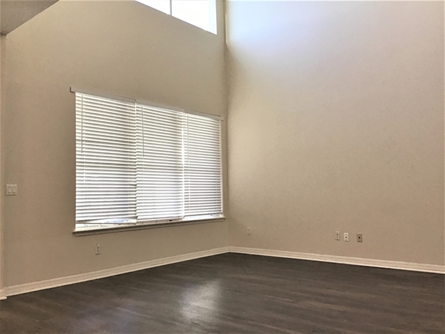 Building Photo - 12627 Lake Sawyer Dr