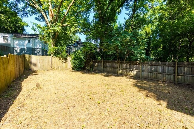 Building Photo - 998 Mayson Turner Rd NW