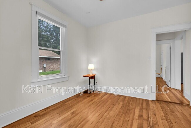 Building Photo - 669 E 32nd St