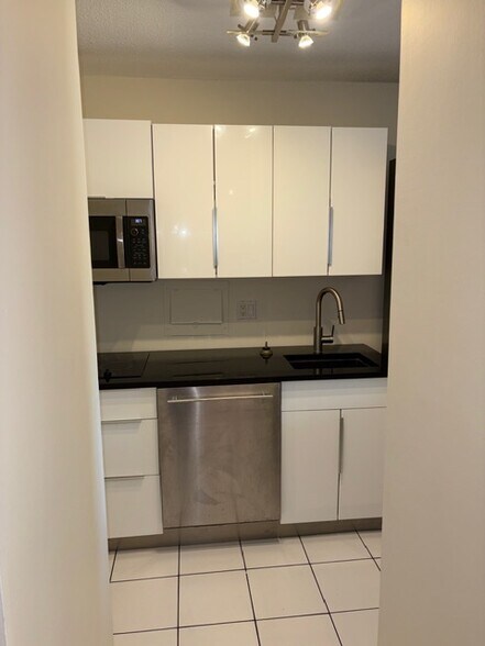 Kitchen - 1718 P St NW