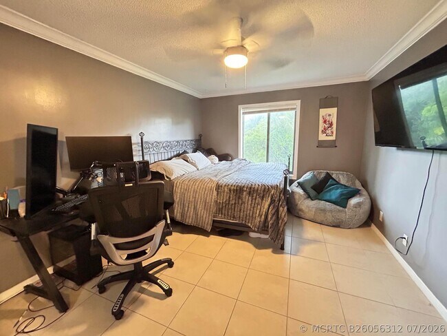 Building Photo - 1007 Green Pine Blvd