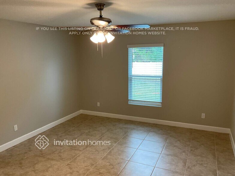 Building Photo - 761 Airoso Rd SE