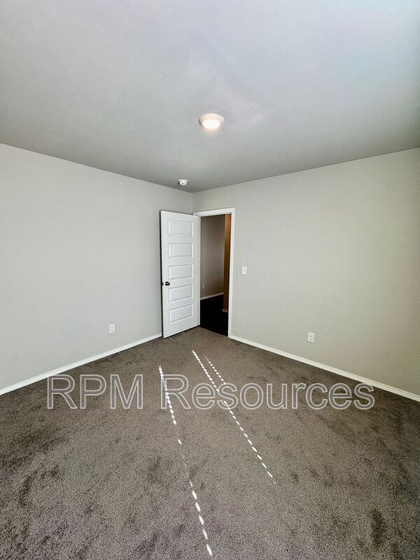 Building Photo - 12013 SW 31st St