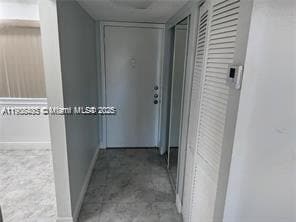 Building Photo - 3571 Inverrary Dr