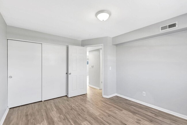 Building Photo - 309 N 12th St