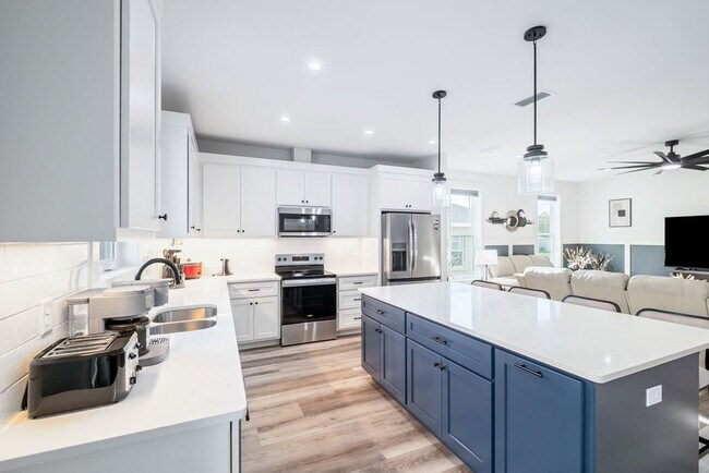 Building Photo - 238 Oleander Dr