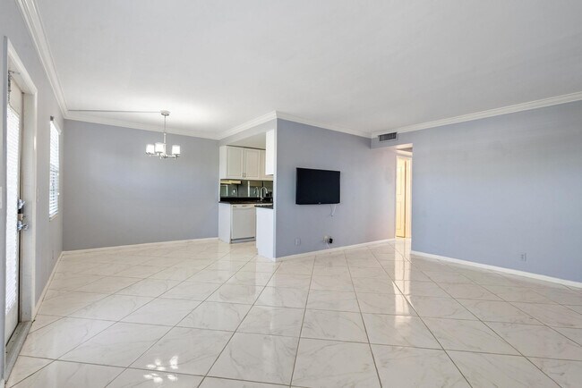 Building Photo - 4036 Cornwall B