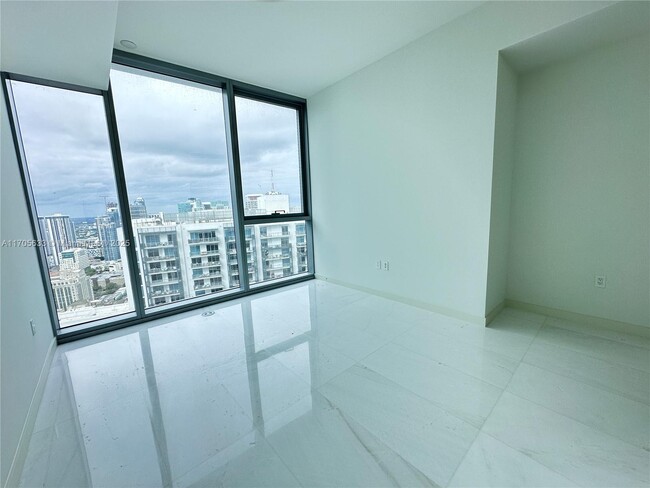 Building Photo - 300 Biscayne Blvd Way