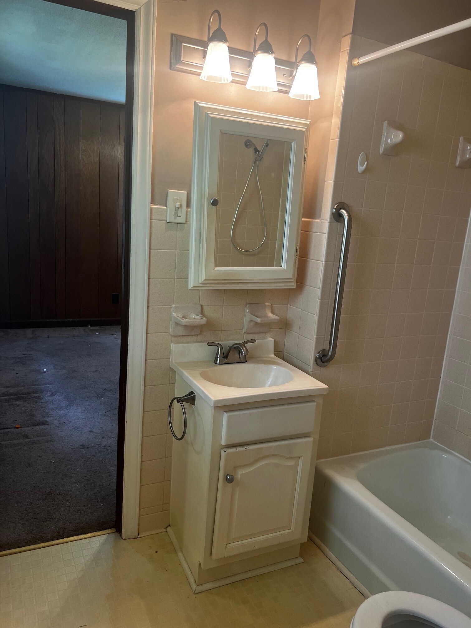 Bathroom - 176 Hardwood Ln