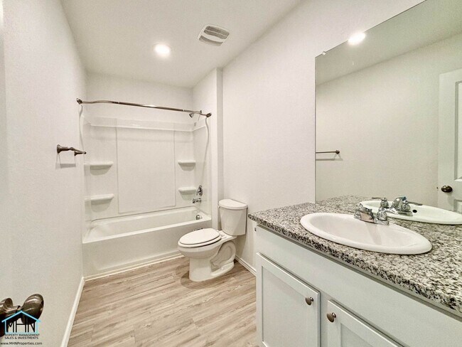 Building Photo - Charming 3-Bedroom 2-Bath Retreat with Mod...