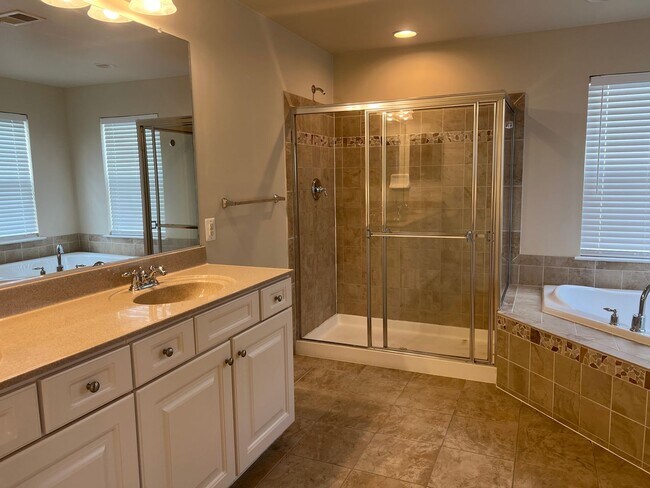 Building Photo - Sought after Idlewild Community