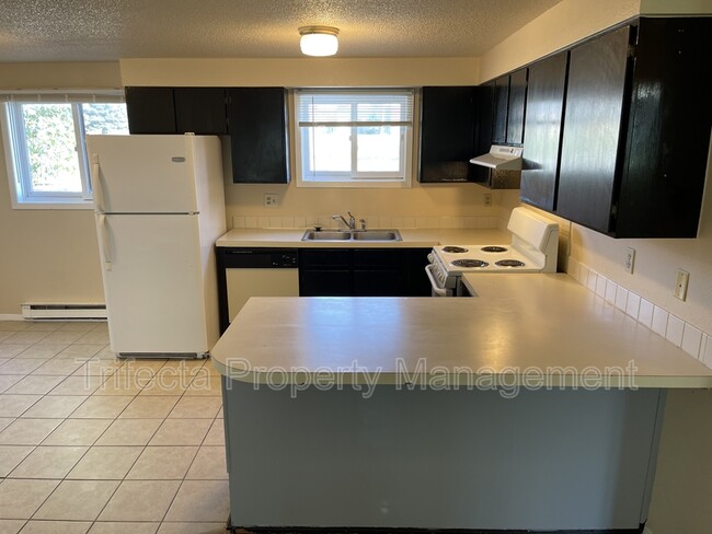 Building Photo - 4951 Basswood Dr