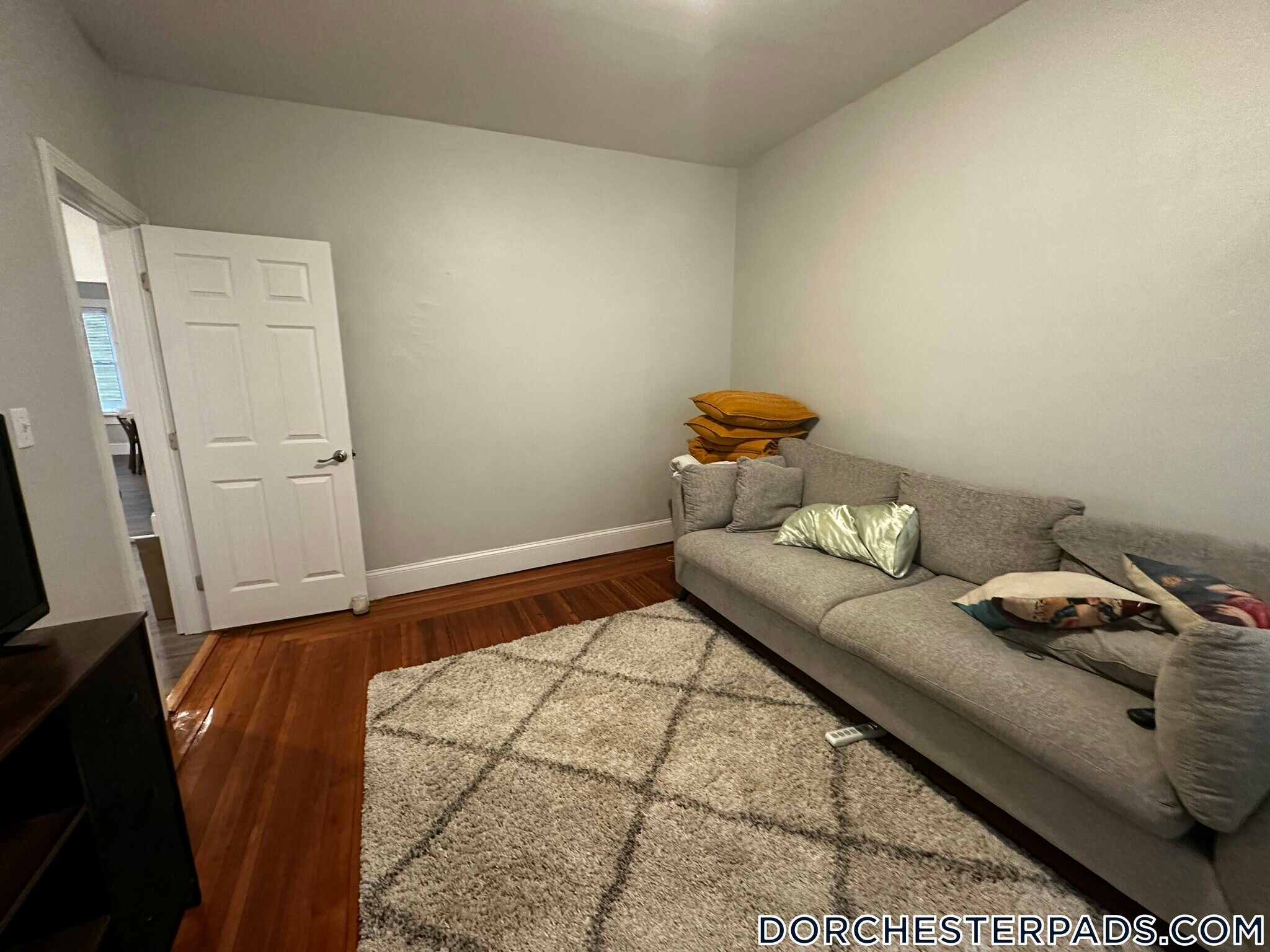 Building Photo - 108 Callender St