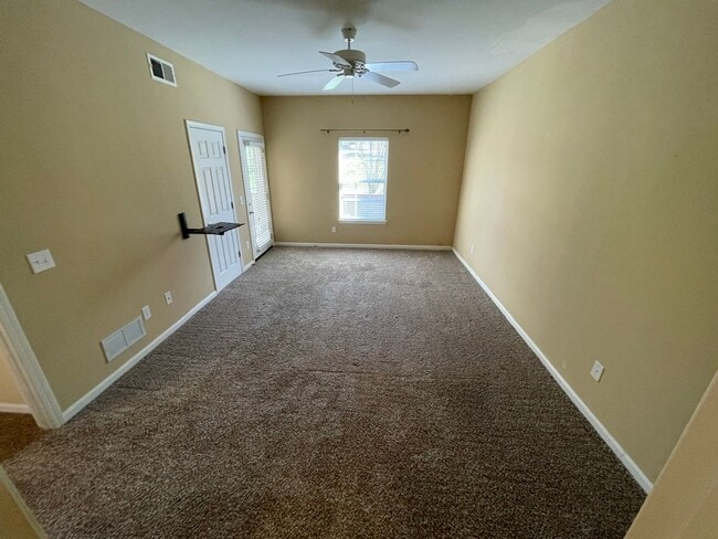 Building Photo - 2 Bed 2 Full Bath Condo w/ Garage For Rent
