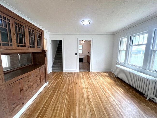Building Photo - 3 Bedroom, 1 Bathroom Single-Family Home!