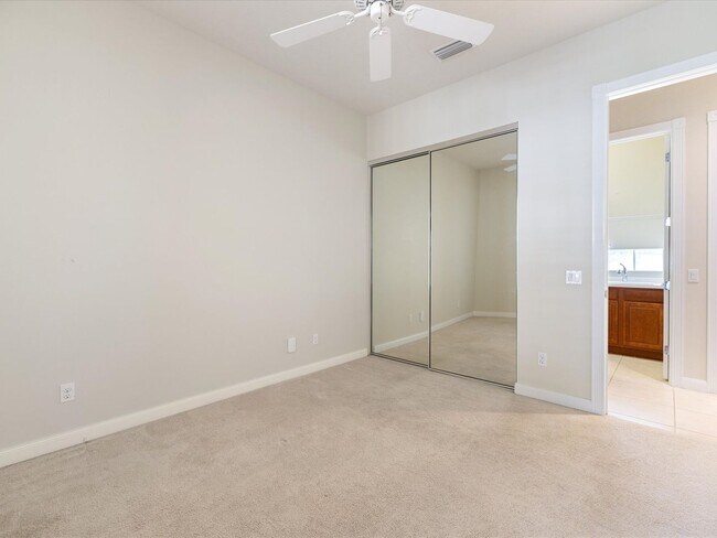 Building Photo - 4-bd,3-bth in The Isles-One Of Palmer Ranch’s Most Sought After Community