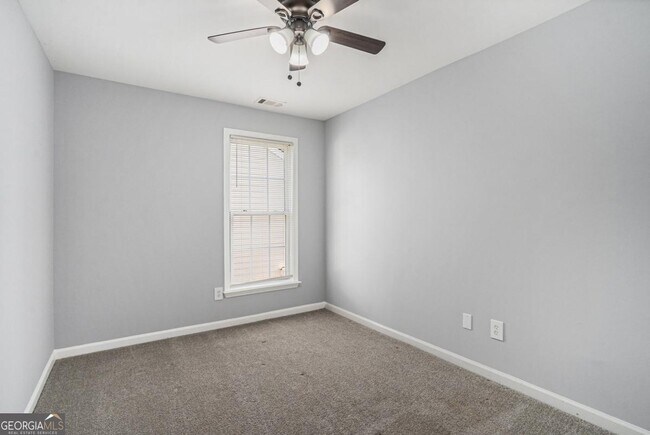 Building Photo - 3289 Saville St SW