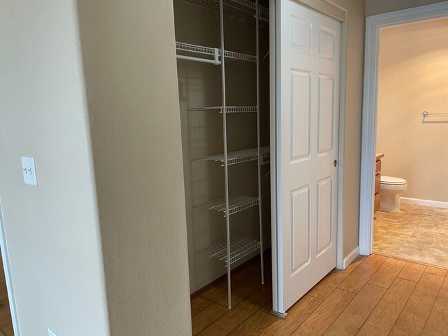 Building Photo - Very Nice 2 Bedroom 2 Bathroom Condo 55 Pl...