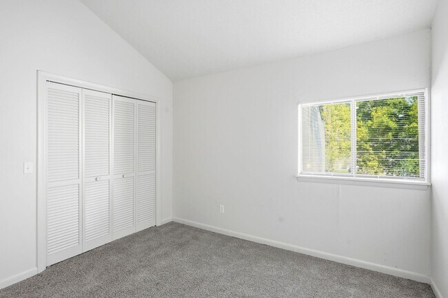 Building Photo - 1844 Larette Dr
