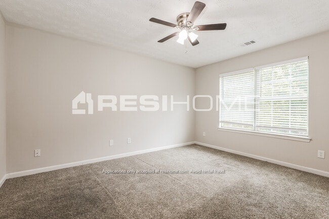 Building Photo - 1430 Camelia St