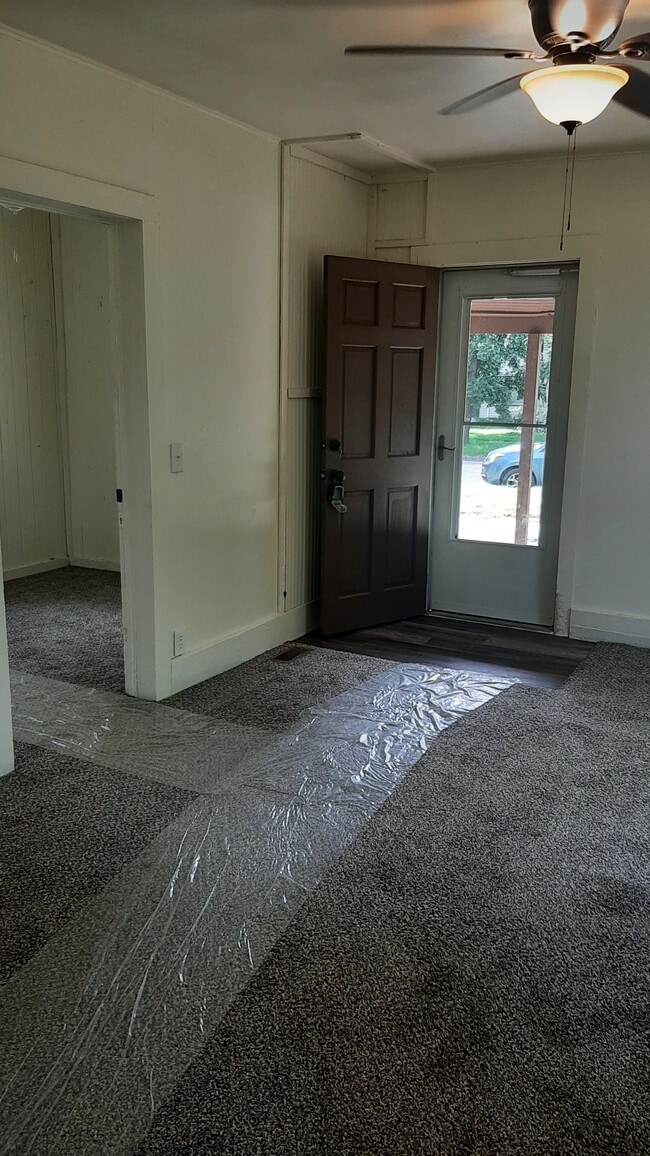 Building Photo - 1250 N Jefferson Ave