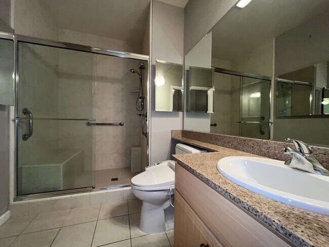 Building Photo - Villa Cortina Luxury Condo near Santana Ro...
