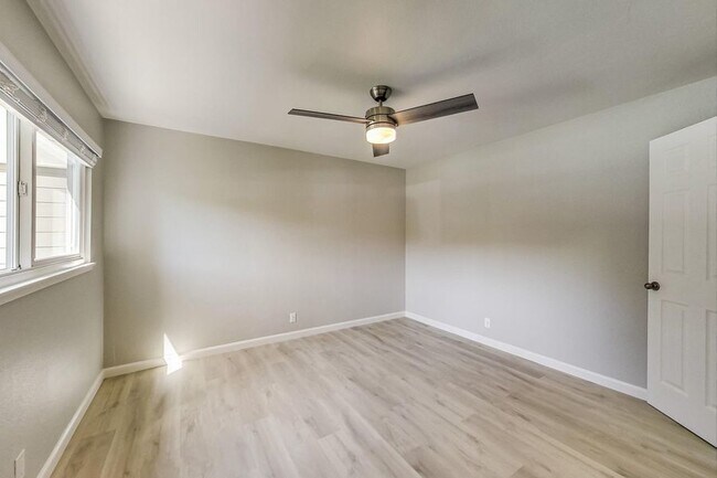 Building Photo - 1549 San Carlos Ave