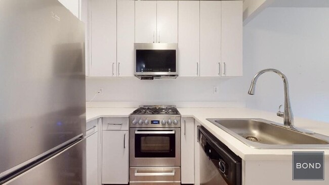 Primary Photo - 151 Mott St
