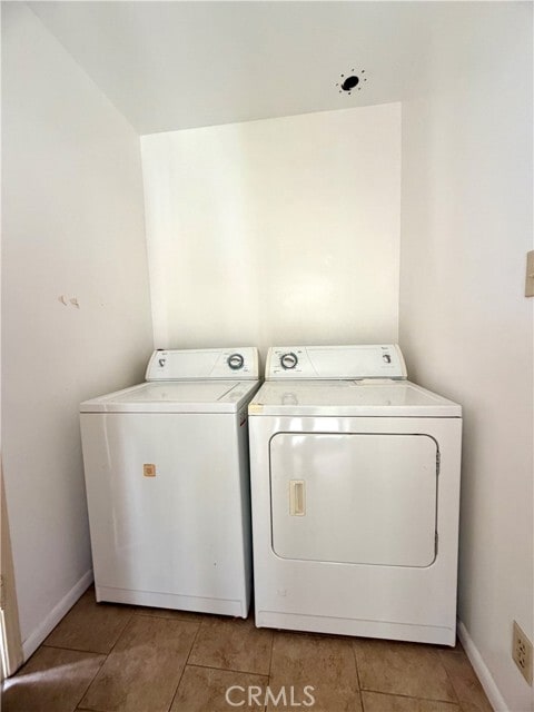 Building Photo - 2408 Hitchcock Dr