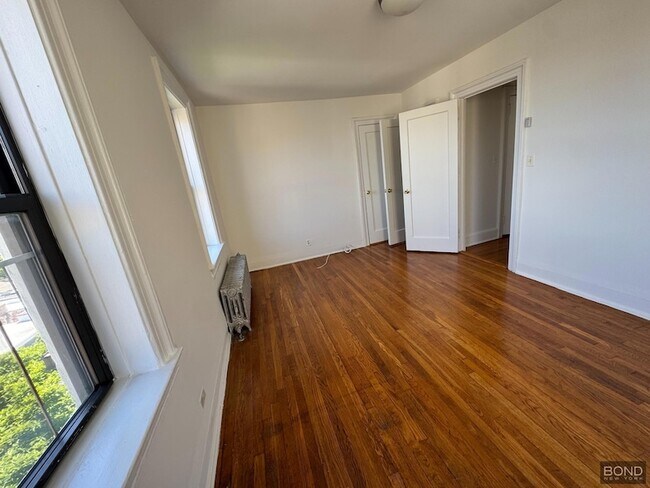 Building Photo - 32-15 35th St