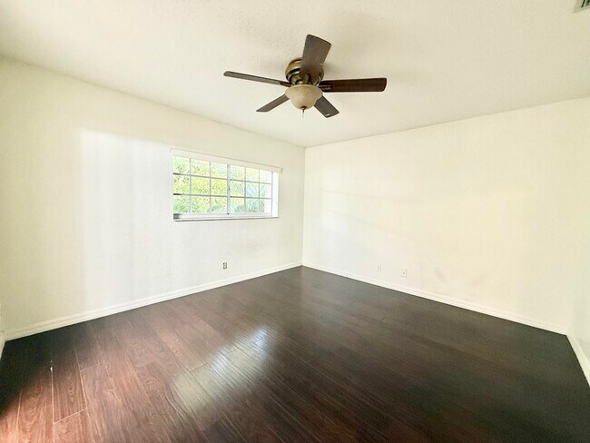Building Photo - 10921 Haydn Dr