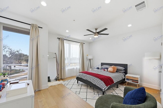 Building Photo - 2620 Valley View Ln