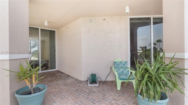 Building Photo - 1460 S Ocean Blvd