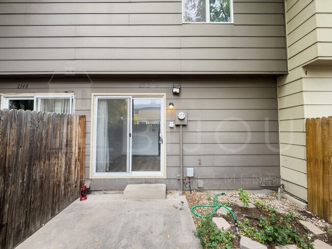 Building Photo - Westside Townhome of 21st St.
