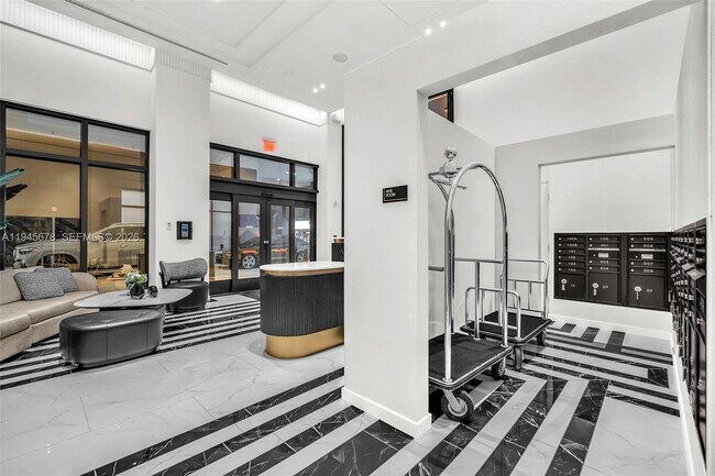 Building Photo - 4220 Laguna St