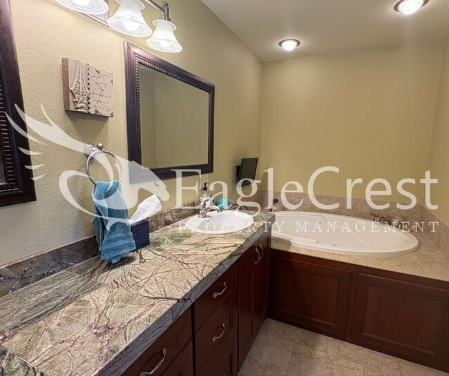 Building Photo - Beautiful Five Bedroom Home with Acreage
