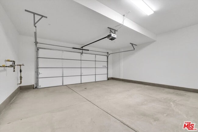 Building Photo - 4102 S Limecrest Paseo